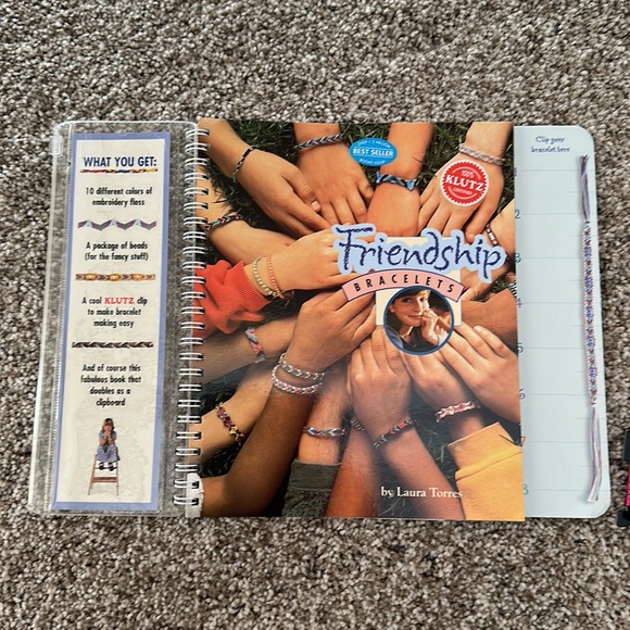 Friendships Bracelet Book + String (“Floss”) - Picture 2 of 7